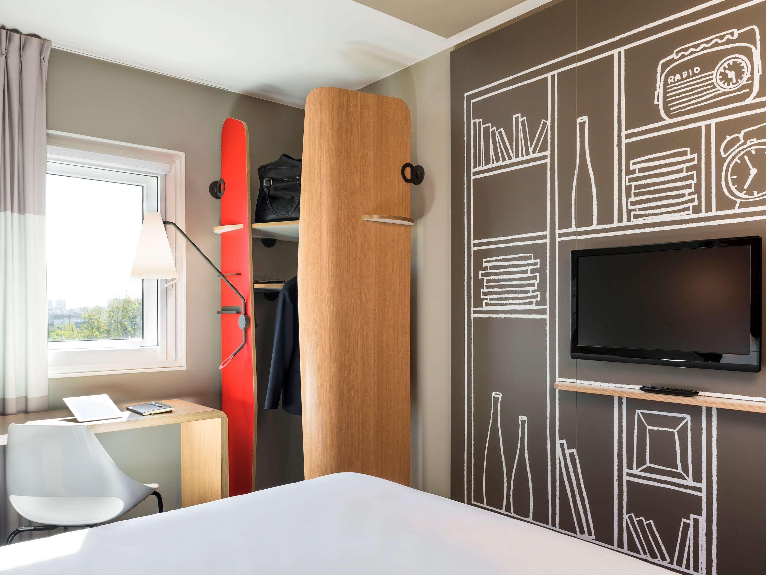 Ibis London Barking Hotel Баркинг Екстериор снимка