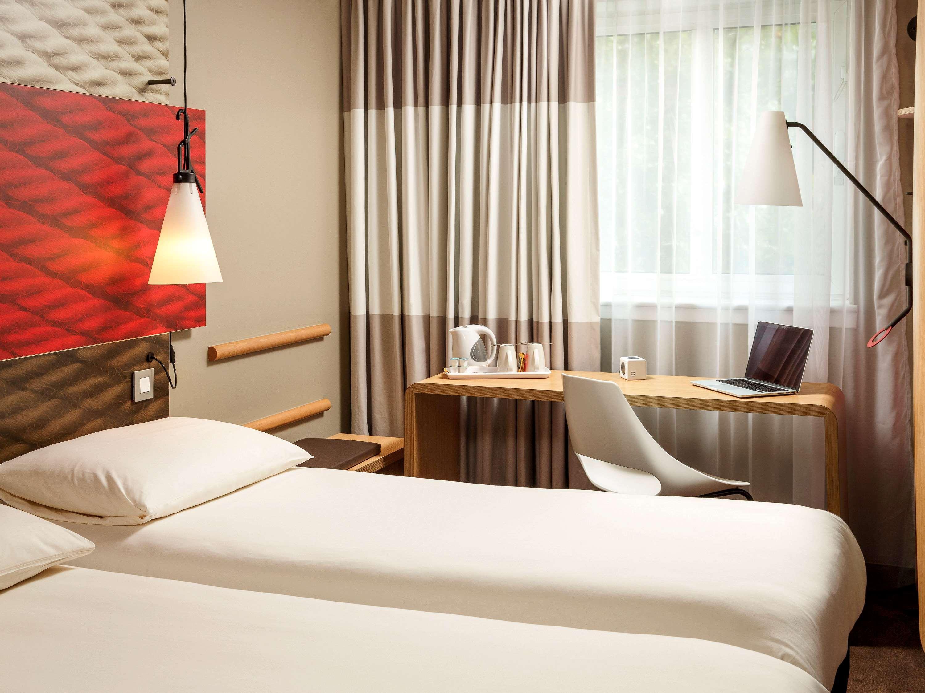 Ibis London Barking Hotel Баркинг Екстериор снимка