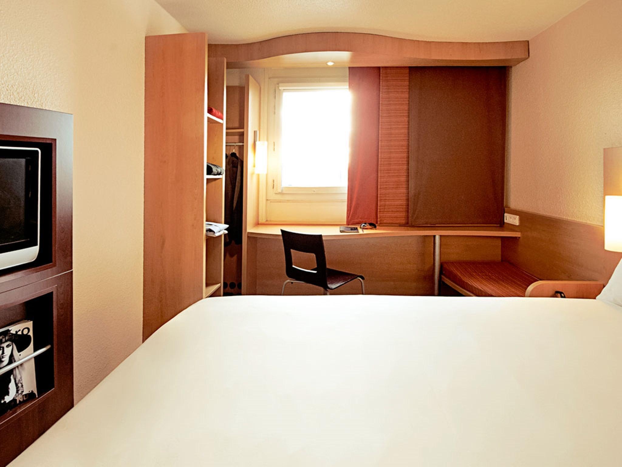Ibis London Barking Hotel Баркинг Екстериор снимка