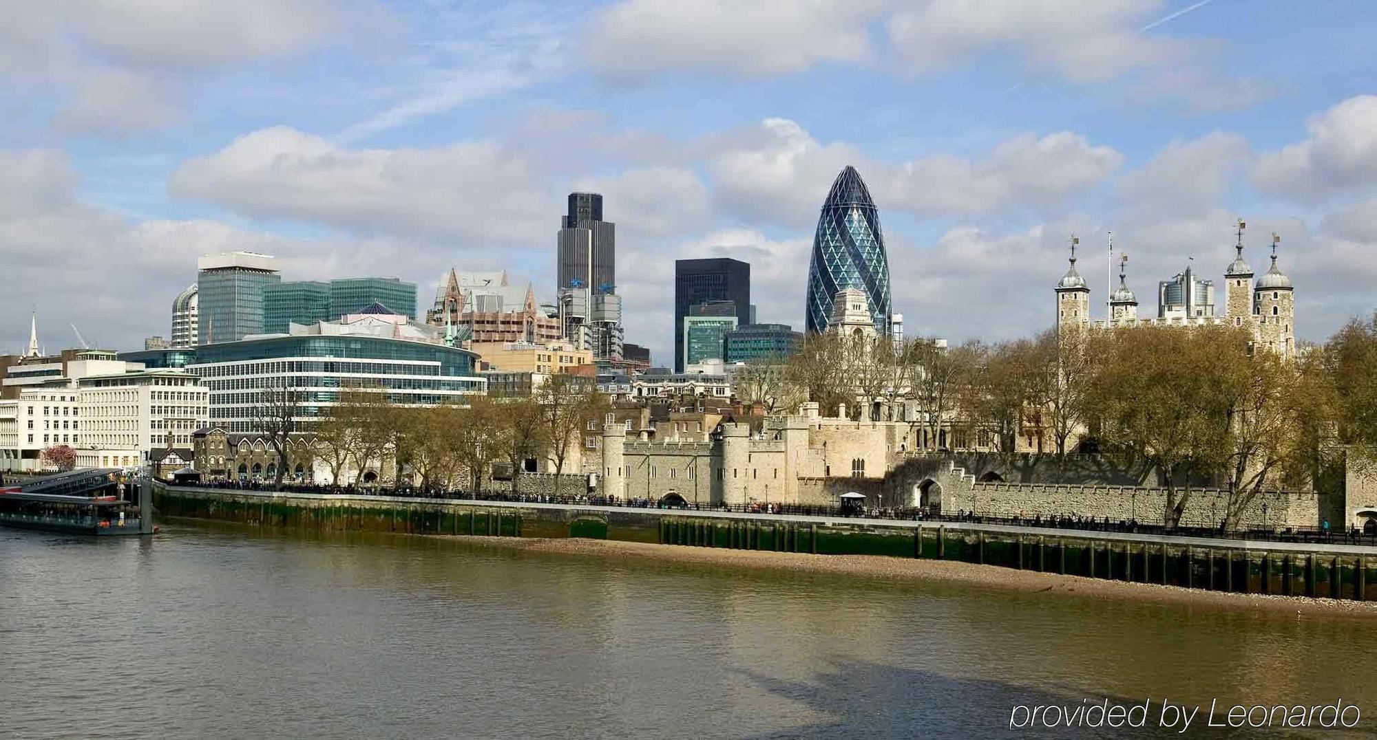Ibis London Barking Hotel Баркинг Екстериор снимка