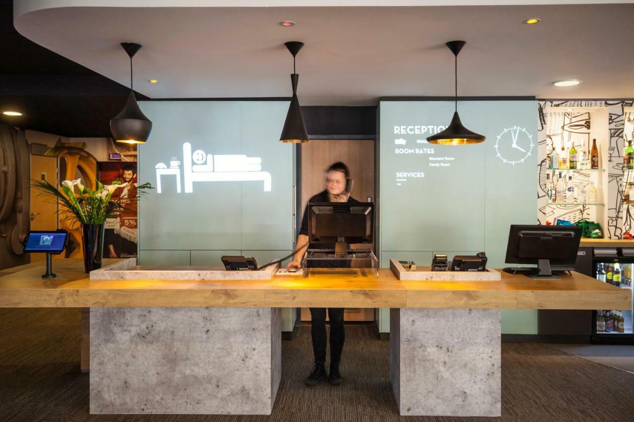 Ibis London Barking Hotel Баркинг Екстериор снимка